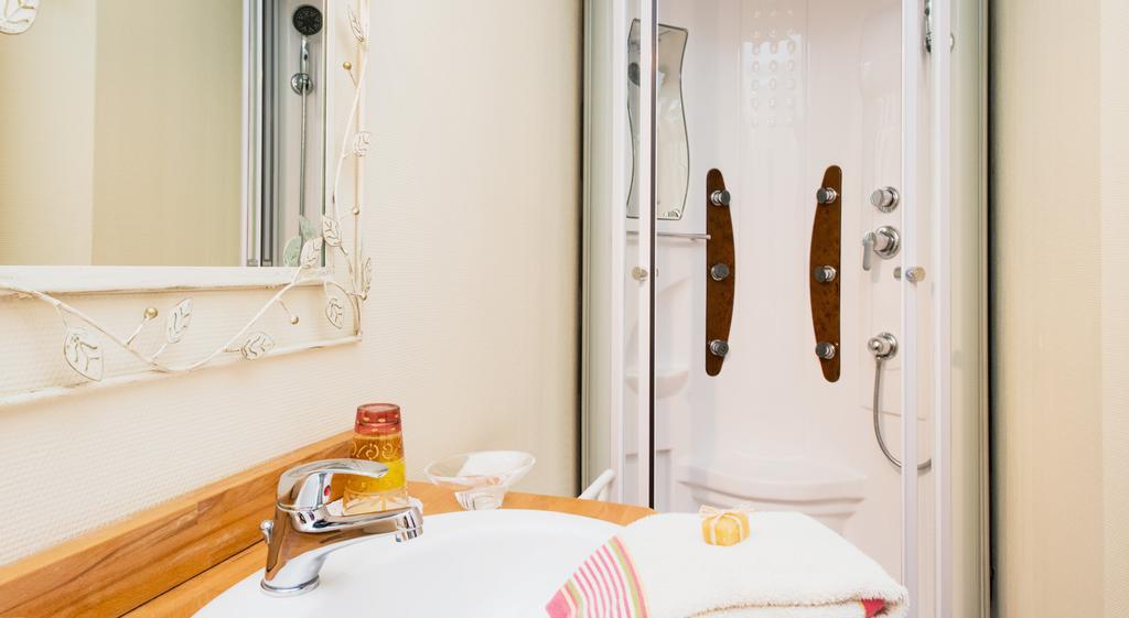 Les Petites Vosges Bed and Breakfast Bagnères-de-Bigorre Pokój zdjęcie
